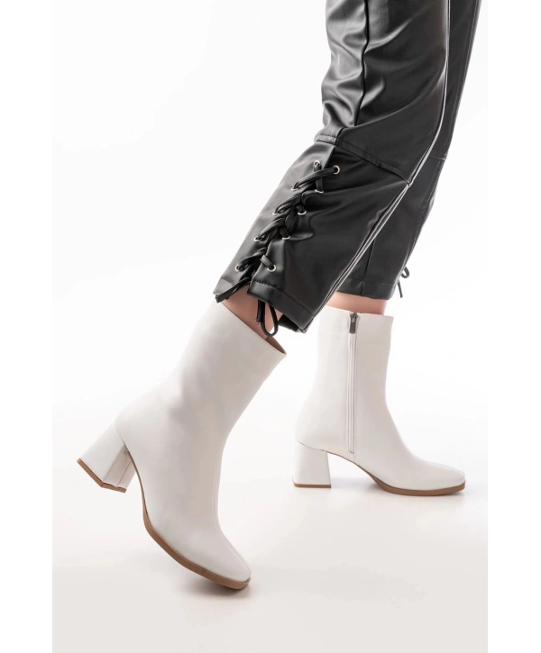 MSK-032 Beyaz Topuklu Fermuarlı Kadın Bot