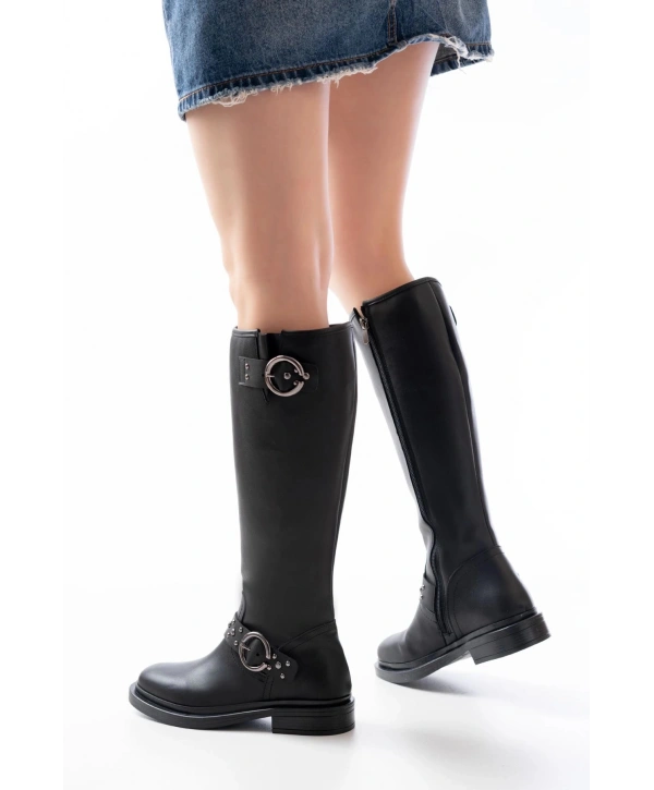 2024-3004 Siyah Toka Aksesuarlı Lastikli Fermuarlı Günlük Kadın Çizme