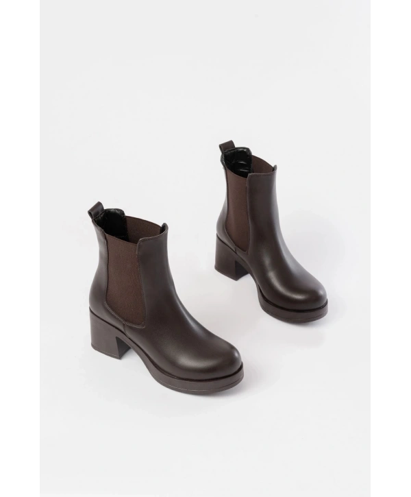5109-3056 Kahverengi Lastikli Kalın Topuklu Günlük Kadın Bot
