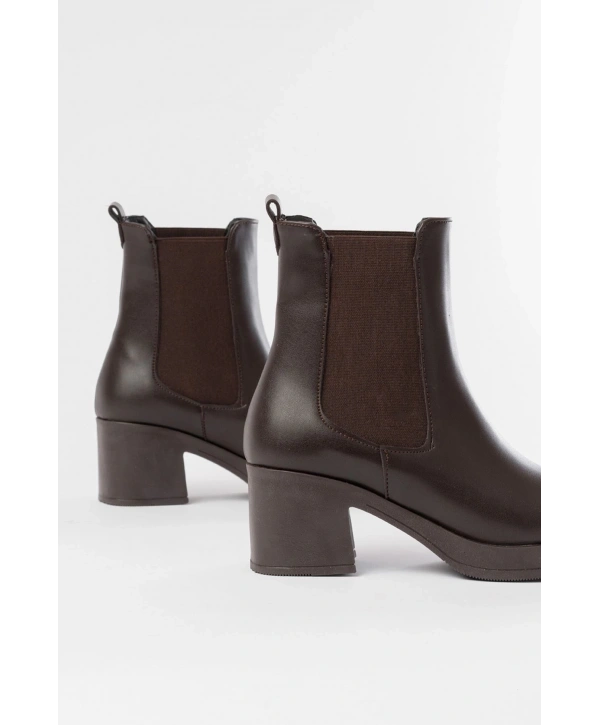 5109-3056 Kahverengi Lastikli Kalın Topuklu Günlük Kadın Bot