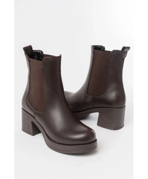 5109-3056 Kahverengi Lastikli Kalın Topuklu Günlük Kadın Bot