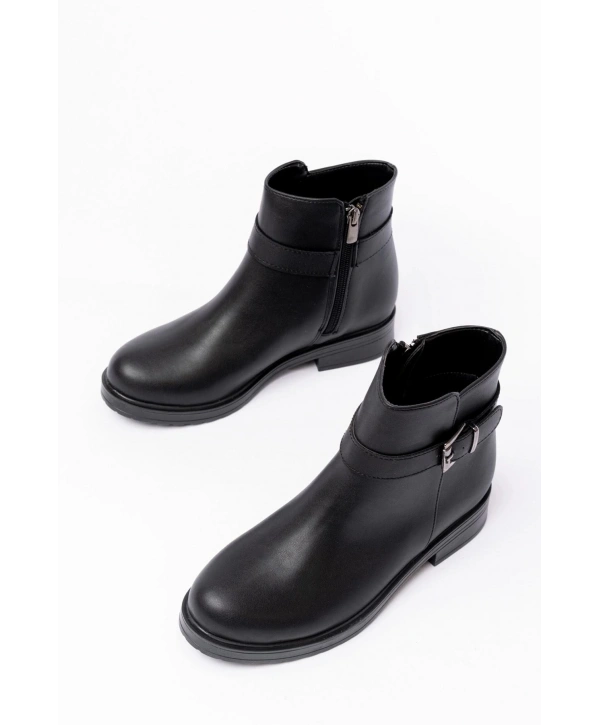 165-204/1 Siyah Toka Aksesuarlı Fermuarlı Günlük Kadın Bot