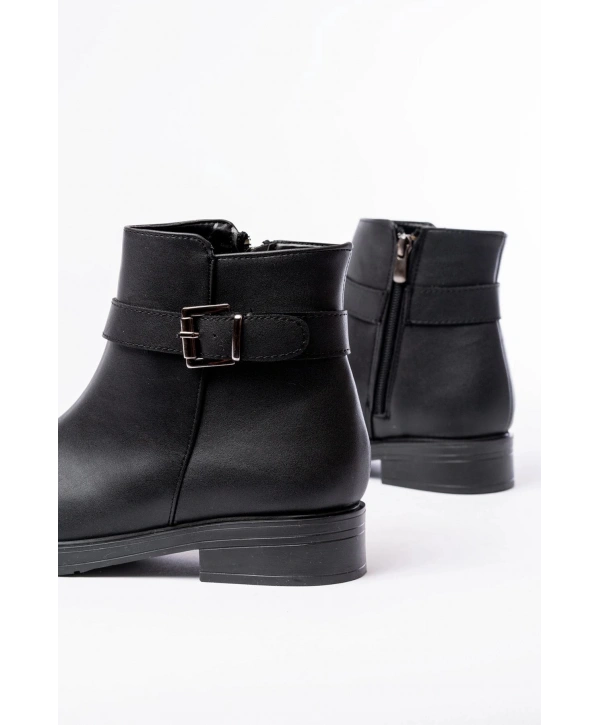 165-204/1 Siyah Toka Aksesuarlı Fermuarlı Günlük Kadın Bot