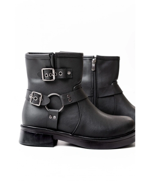 02-2013 Siyah Toka Aksesuarlı Fermuarlı Günlük Kadın Bot