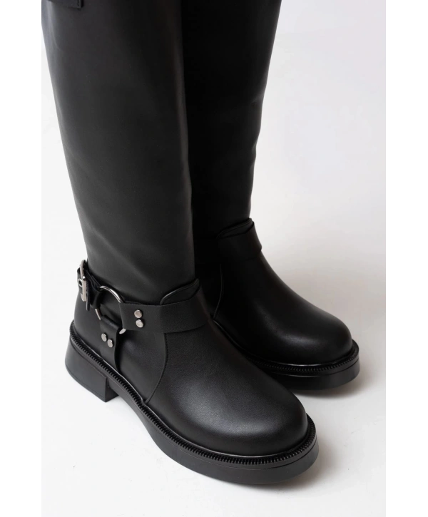 02-312 Siyah Toka Aksesuarlı Fermuarlı Günlük Kadın Çizme