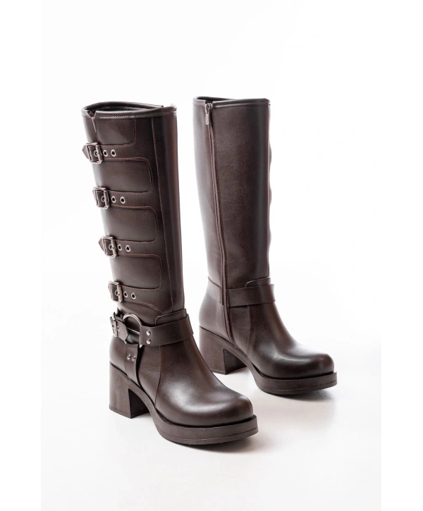 5109-3015 Kahverengi Topuklu Fermuarlı Toka Aksesuarlı Günlük Kadın Çizme