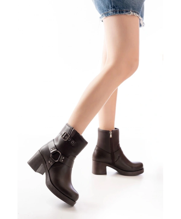 5109-3042 Kahverengi Toka Aksesuarlı Fermuarlı Kalın Topuklu Günlük Kadın Bot