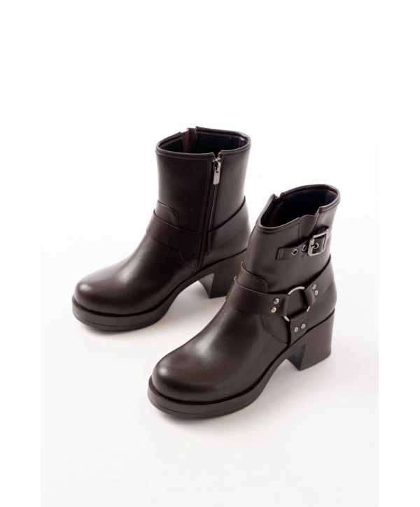 5109-3042 Kahverengi Toka Aksesuarlı Fermuarlı Kalın Topuklu Günlük Kadın Bot