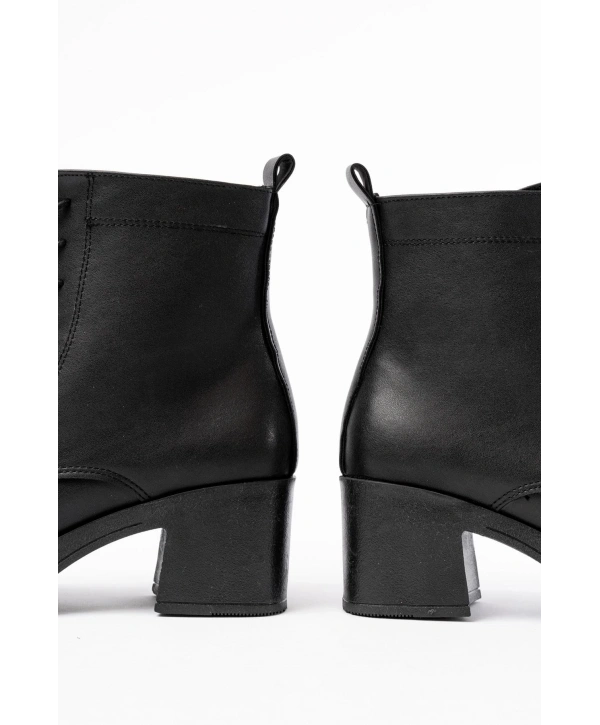 5109-3025 Siyah Bağcıklı Fermuarlı Kalın Topuklu Günlük Kadın Bot