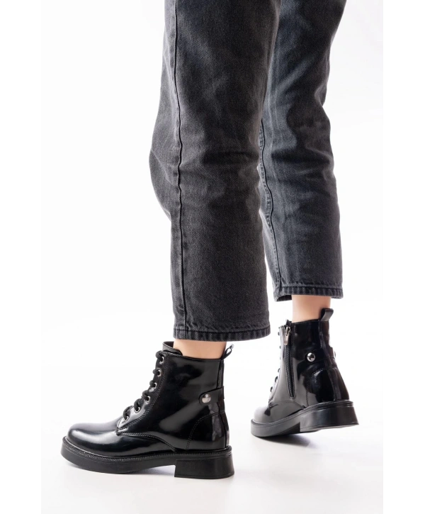 02-2003 Siyah Rugan Bağcıklı Fermuarlı Günlük Kadın Bot