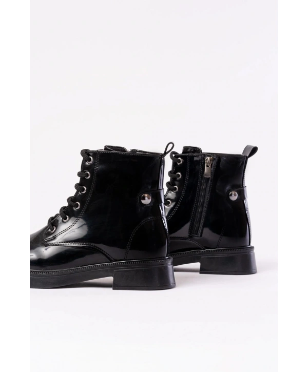 02-2003 Siyah Rugan Bağcıklı Fermuarlı Günlük Kadın Bot