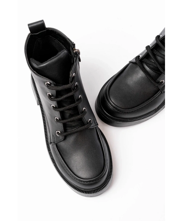 02-2001 Siyah Bağcıklı Fermuarlı Günlük Kadın Bot