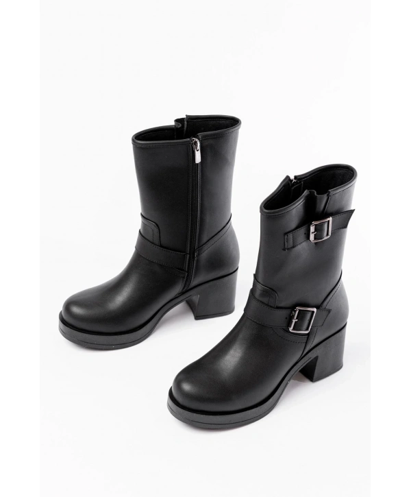 5109-3043 Siyah Toka Aksesuarlı Fermuarlı Kalın Topuklu Günlük Kadın Bot