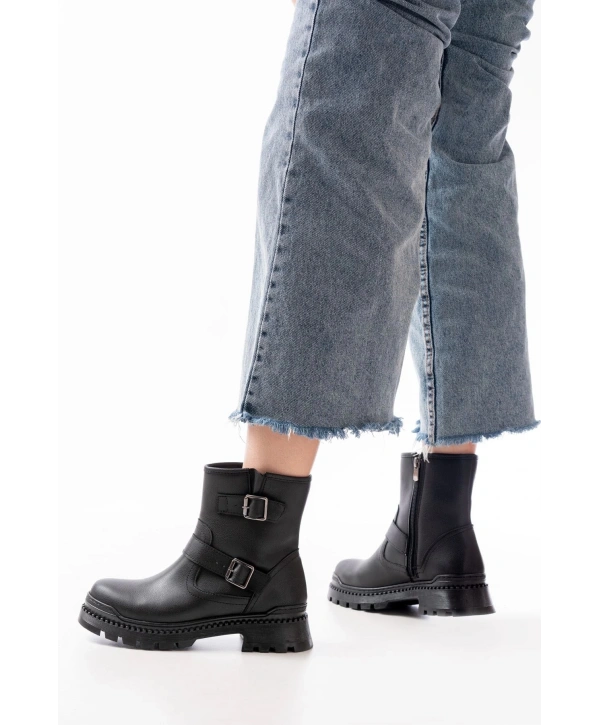 2051-2014 Siyah Tokalı Düz Topuklu Tokalı Fermuarlı Günlük Kadın Bot