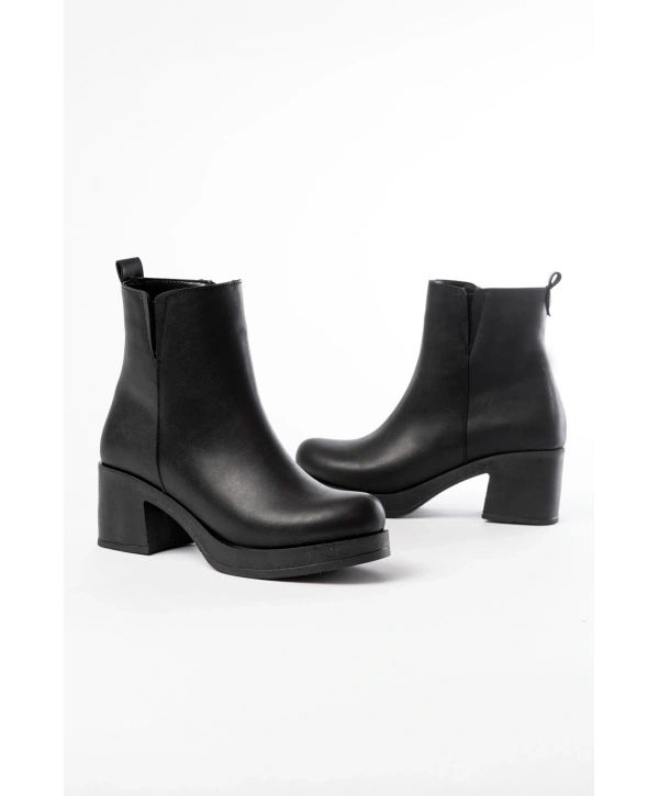 5109-3057 Siyah Lastikli Fermuarlı Kalın Topuklu Günlük Kadın Bot