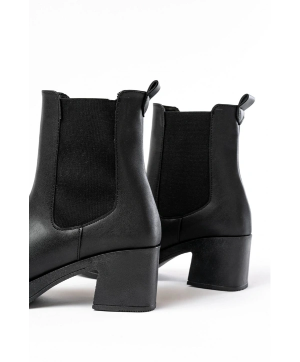 5109-3056 Siyah Lastikli Kalın Topuklu Günlük Kadın Bot