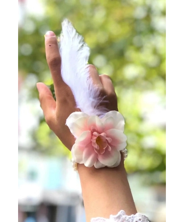 Bride To Be Nedime Gelin Bilekliği Tüy Ve İnci Boncuk Detaylı Somon Renkli Bekarlığa Veda Partisi Bilekliği 10 Adet