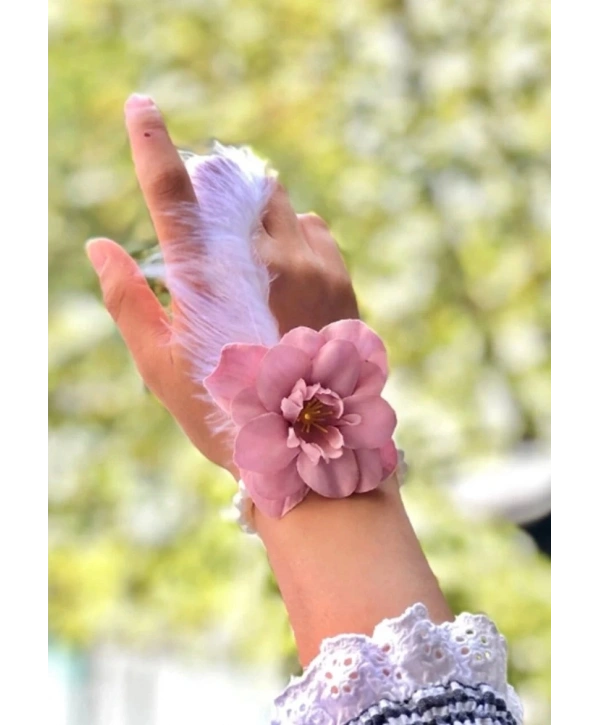 Bride To Be Nedime Gelin Bilekliği Tüy Ve İnci Boncuk Detaylı Pembe Renkli Bekarlığa Veda Partisi Bilekliği 10 Adet