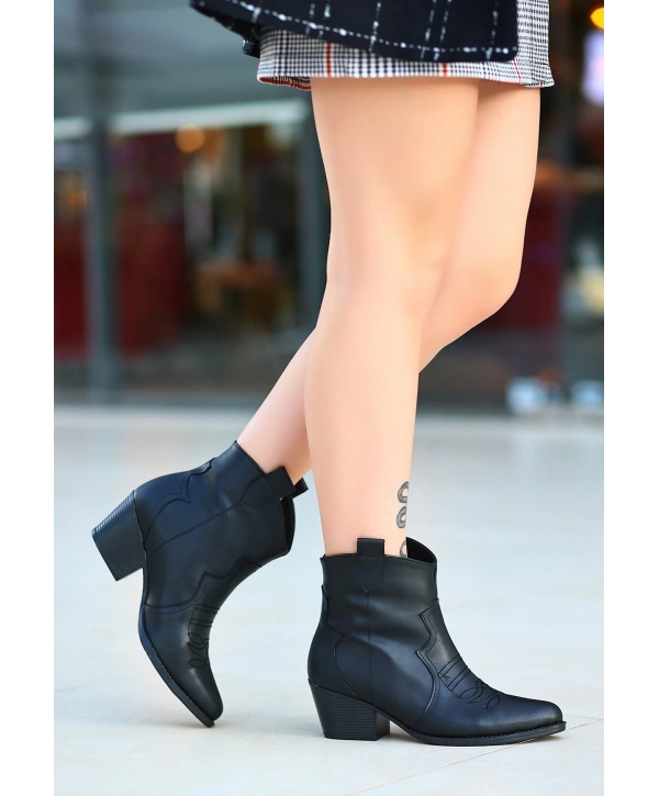 Akver Siyah Cilt Topuklu Bot