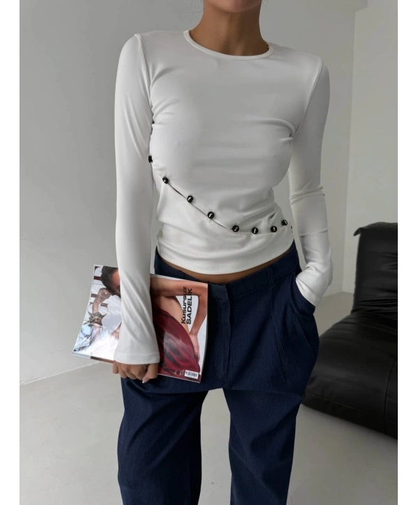 Asimetrik alt detaylı bluz beyaz