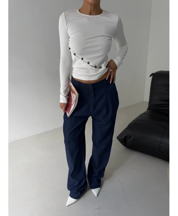 Asimetrik alt detaylı bluz beyaz