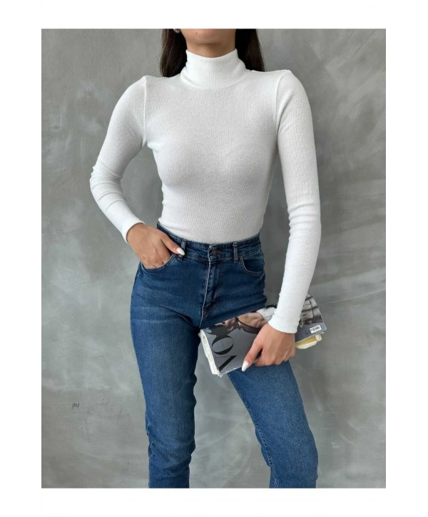 Balıkçı yaka dar kesim kaşkorse kazak beyaz