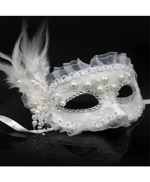 Beyaz Renk Yandan Tüylü İnci İşlemeli Taşlı Dantelli Parti Maskesi 17x12 Cm