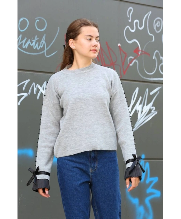 Boncuklu bile detaylı kazak gri