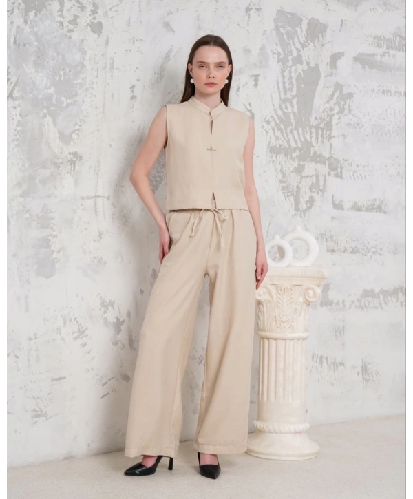 Broşlu yelek pantolon takım bej s255821