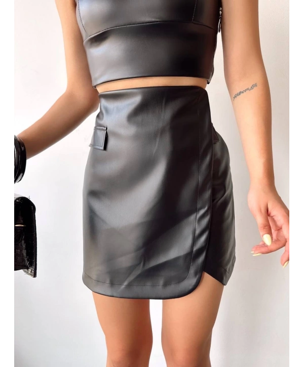 Cep detaylı oval kapaklı deri etek siyah h240048