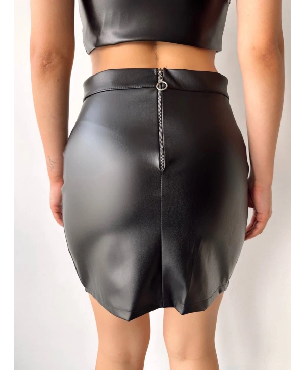 Cep detaylı oval kapaklı deri etek siyah h240048