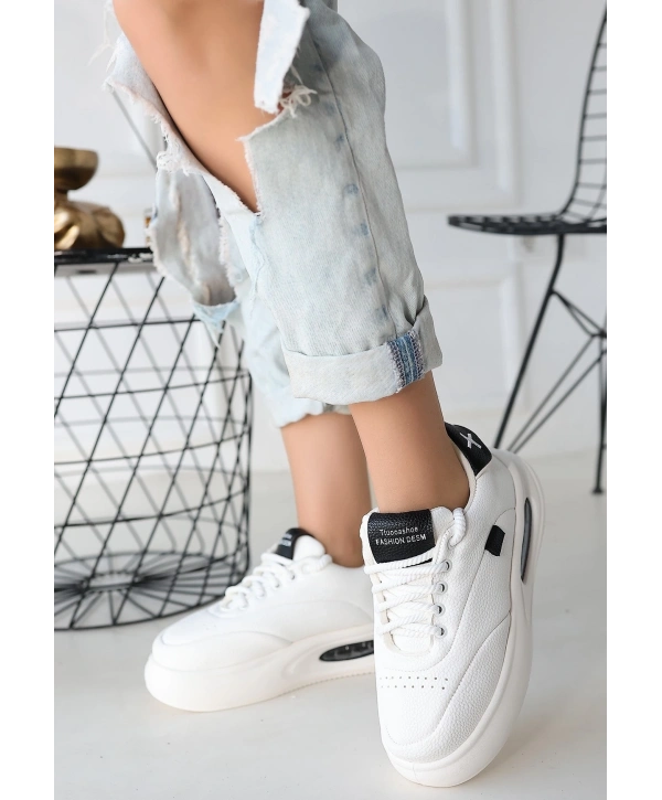 Chris Beyaz Cilt Siyah Detaylı Bağcıklı Spor Ayakkabı