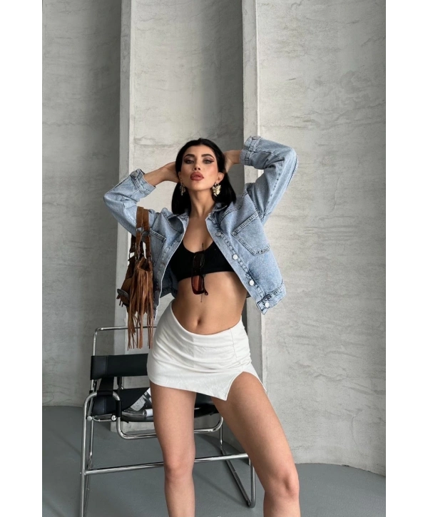 Çift cepli kol katlamalı kar yıkama crop kot ceket mavi d2000