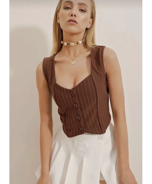 Çizgili krep düğmeli yelek kahve s3395