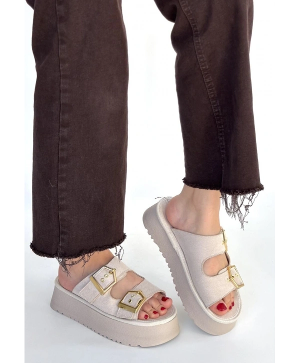 Coer Bej Süet Çift Tokalı Terlik