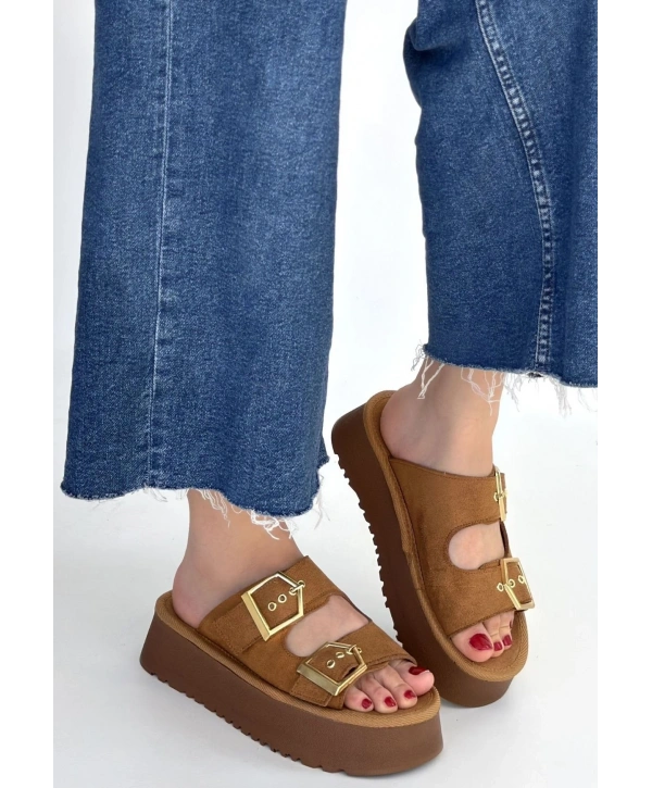 Coer Taba Süet Çift Tokalı Terlik