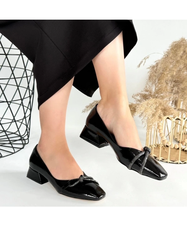 Estay Siyah Rugan Topuklu Ayakkabı