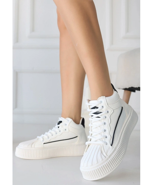 Estim Beyaz Cilt Siyah Detaylı Bağcıklı Spor Ayakkabı