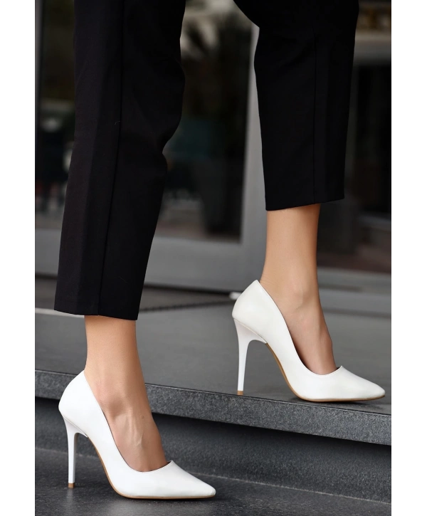 Hillar Beyaz Cilt Stiletto Ayakkabı