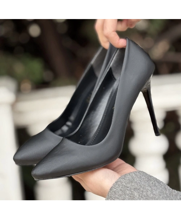 Hillar Siyah Saten Stiletto Ayakkabı