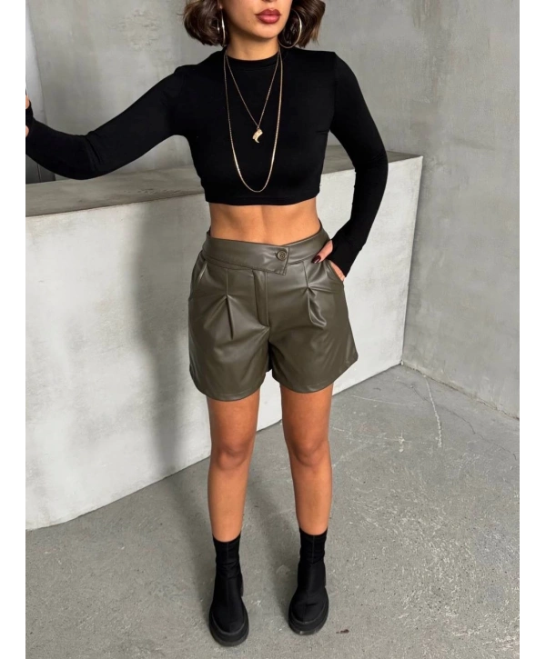 İki düğmeli pileli şort