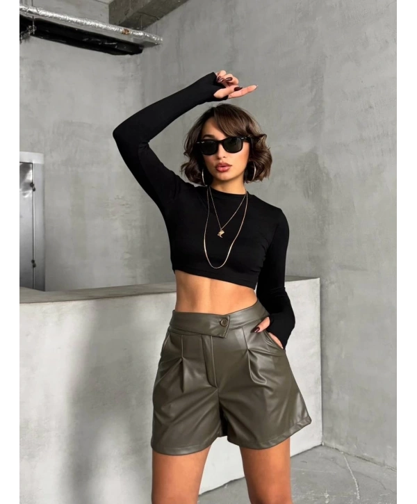 İki düğmeli pileli şort