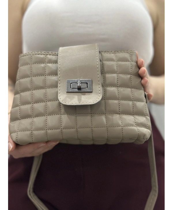 Kapaklı kapitone vizon cilt çanta