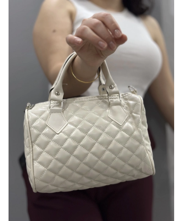 Kapaksız kapitone krem cilt çanta