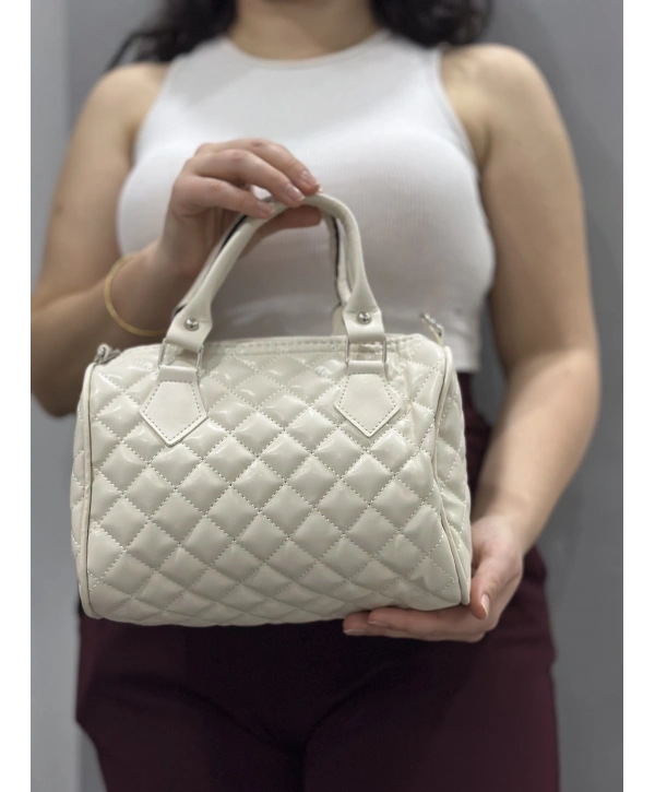 Kapaksız kapitone krem cilt çanta