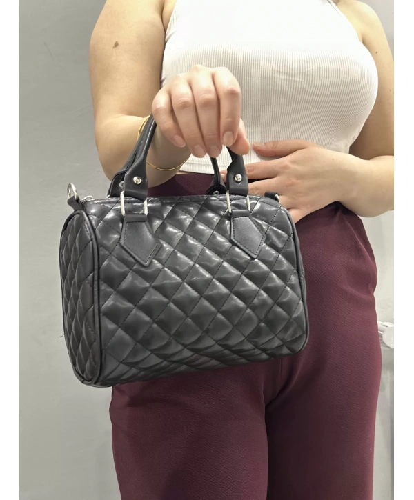 Kapaksız kapitone siyah cilt çanta