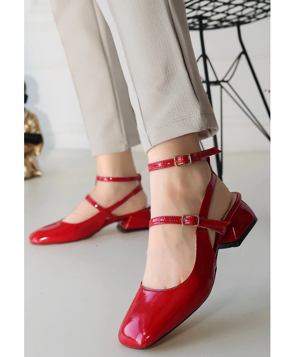 Karmi Kırmızı Rugan Topuklu Kemerli Ayakkabı