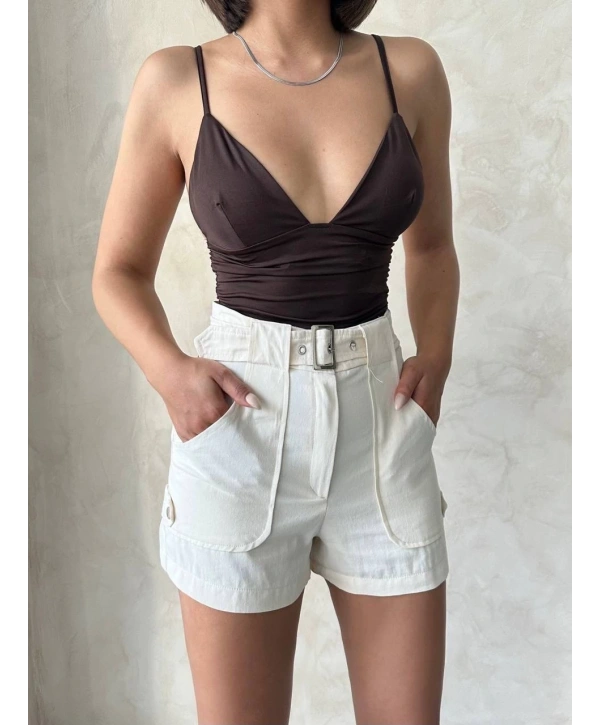 Kemer detaylı gabardin şort krem s25289