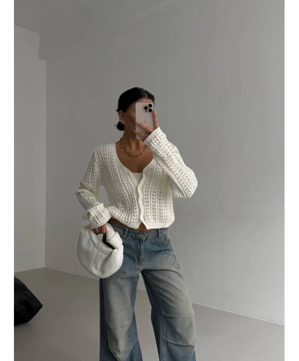 Küçük düğmeli küçük örgülü triko hırka beyaz