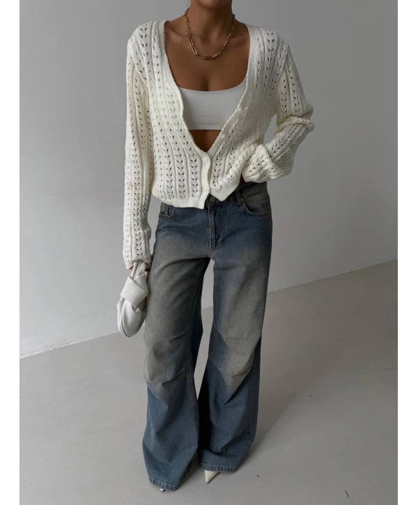 Küçük düğmeli küçük örgülü triko hırka beyaz